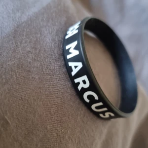 Marcus och martinus armband  - Säljer mitt marcus och martinus armband. Kontakta mig om du är intreserad
