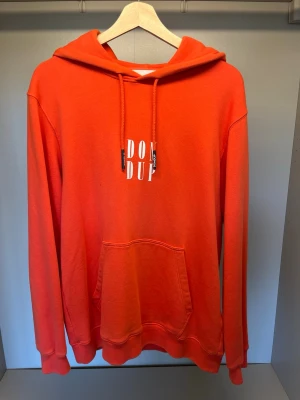 Dondup Hoodie - Dondup Hoodie i mycket fint skick med inga defekter! Säljs ej i butik längre, nypris 4000kr! Skriv vid fler frågor🤝