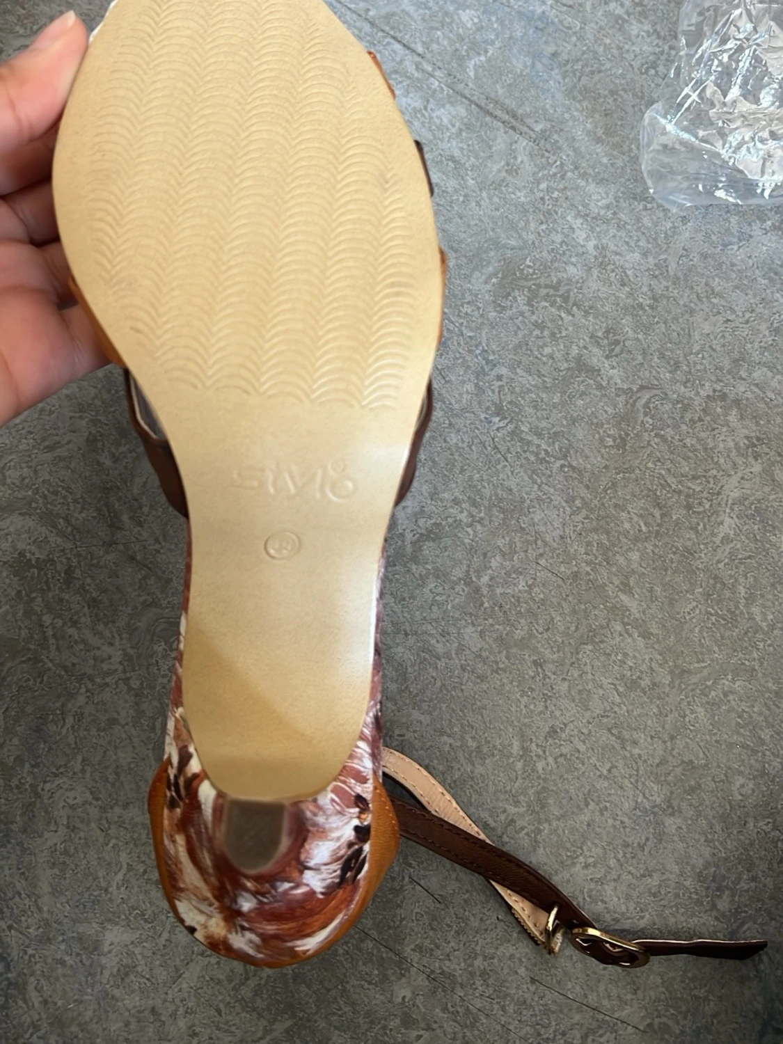 Bruna och beige pumps - 4