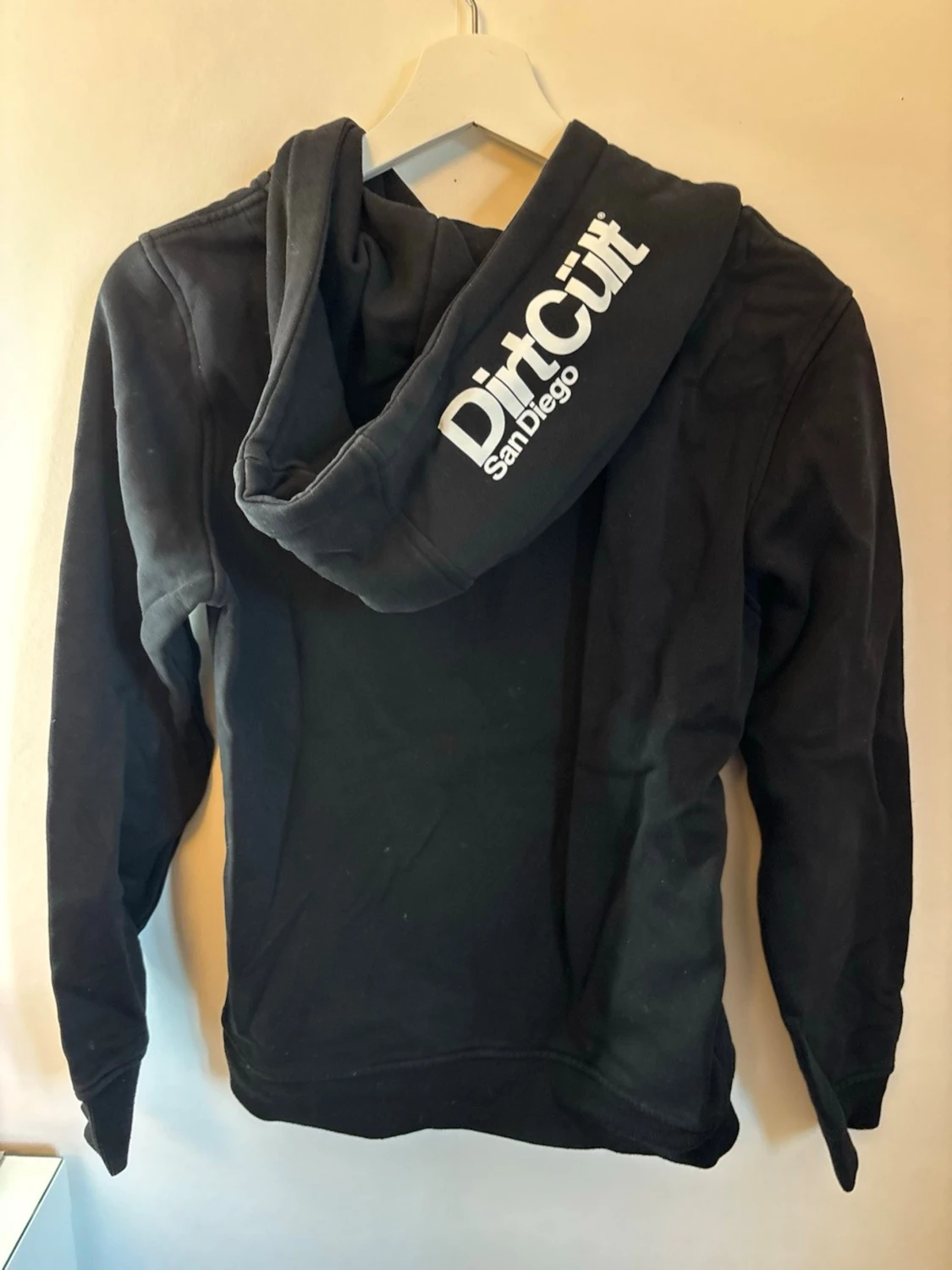 Svart hoodie från DirtCult - 1
