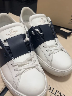 Valentino garavani - Jätte bra skick knappast andvända, in köpta i Milano 