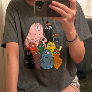 Grå barbafamiljen-t-shirt - Grå tröja med barbafamiljen