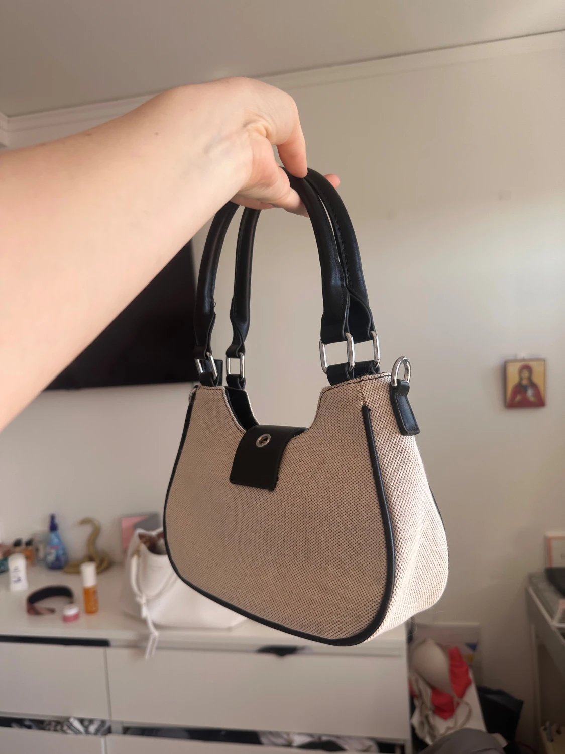 Beige och svart handväska  - 2