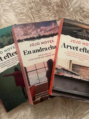 Livet efter dig – trilogin av Jojo Moyes -  Livet efter dig  trilogin av Jojo Moyes   Helt nya och olästa  Nypris: 99 kr/st.                                                       En bok: 60 kr  Alla tre: 229 kr  Perfekt för dig som vill läsa hela serien! 💕