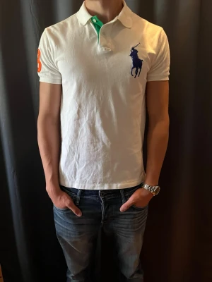 Ralph Lauren piké  - Säljer nu en sällsynt piké från Ralph Lauren!  Storlek: M                                                               Skick: 9/10!                                                            Nypris: 2000kr.                                                                Hör av er vid frågor o funderingar 🙌