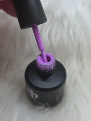 Lilly Nails Gel Polish Purple Orchid - Snyggt gel polish från Lilly Nails i färgen Purple Orchid. Ca 80% kvar 