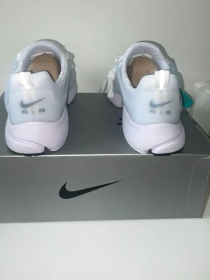 Nike Air vita sneakers strl 40 - Säljer