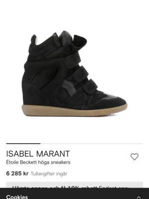 Söker!! - Säljer Isabel Marant Bekett sneakers med kilklack i mocka. Finns i både svart och beige, med flera kardborreband och en chunky siluett. Yttersulan är i gummi och skon har högt skaft för en edgy look.