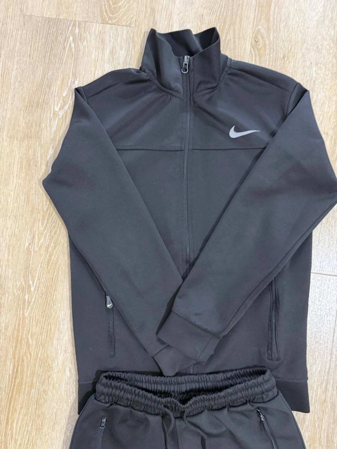 Svart Nike träningsset med zip - 1