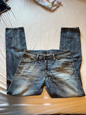 Diesel Jeans - Riktigt feta och unika diesel jeans i W32. Mått finns!