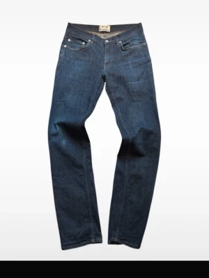 Acne studios raw denim  - Riktigt najs raw denim jeans, skön passform lite tajtare men passar fortfarande bra. Storlek w30/32. Pris kan diskuteras!