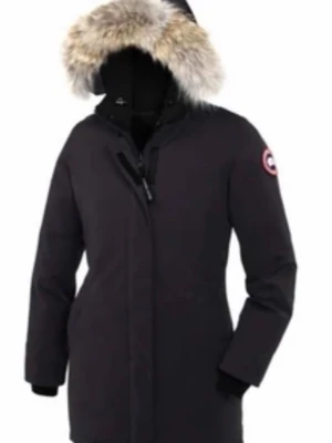Canada goose Victoria parka  - Canada goose jacka äkta nypris 9900kr säljer för 3600 kan gå ner i pris vid snabb affär 