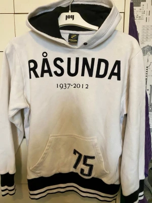 Råsunda AIK tröja finns inte att köpa längre st 164 - Råsunda AIK tröja storlek 164, finns inte att köpa längre. Nyskick!!