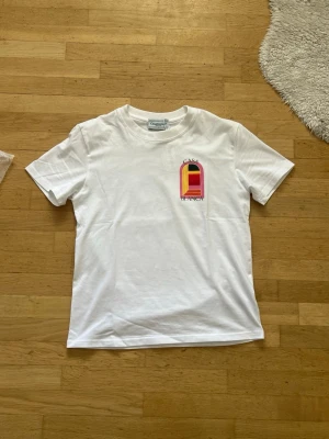Casa Blanca t shirt - Helt ny oanvänd den var liten på mig