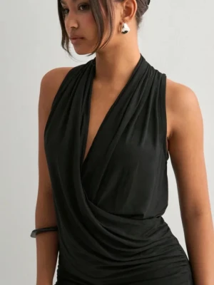 Nelly ”flowy wrap top” - Super snygg och bekväm topp från Nelly, aldrig använt. Perfekt om man vill klä upp sig lite 🩷