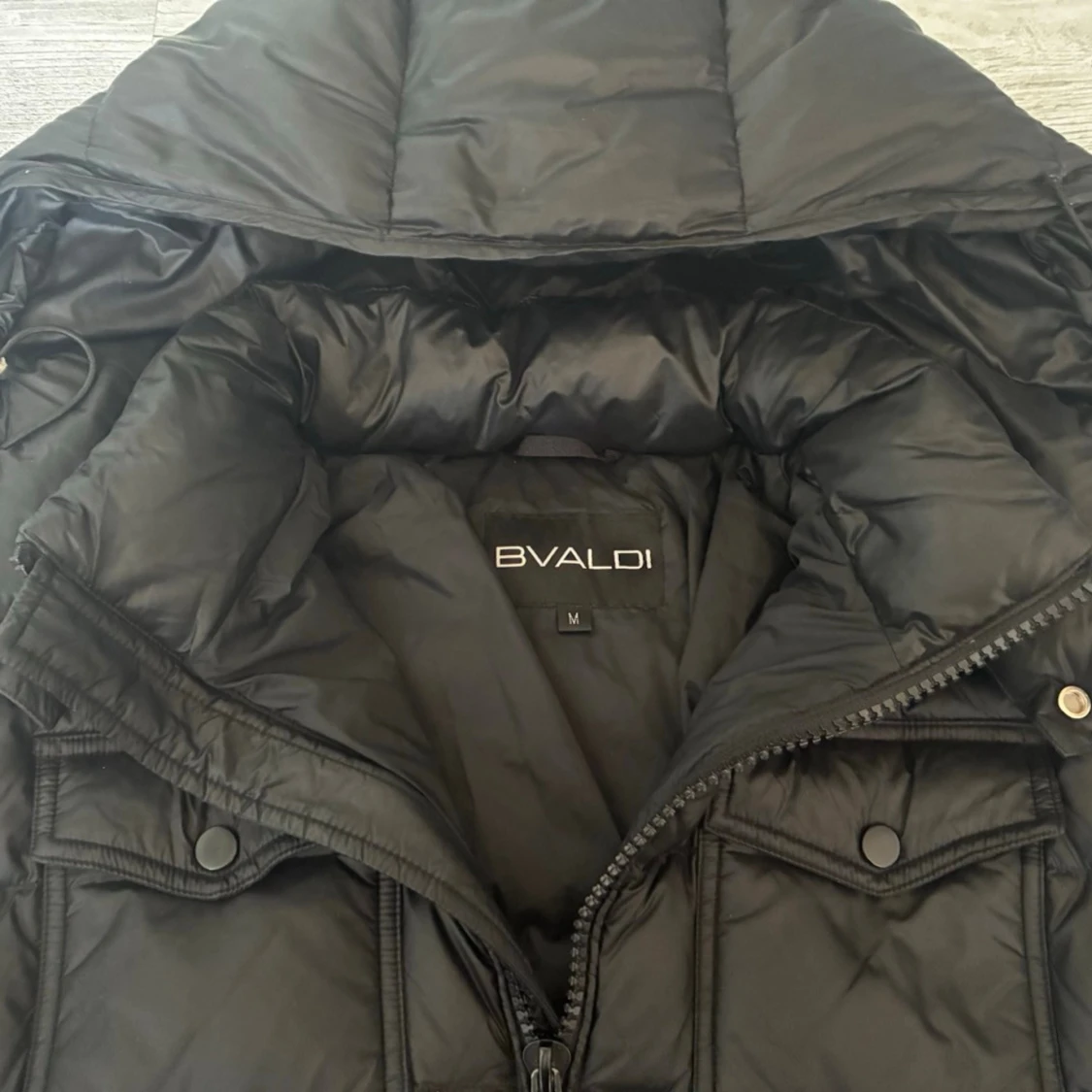 Svart pufferjacka från Bvaldi - 2