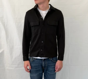 H&M Overshirt Black Men's - Svart overshirt från H&M, begagnad och i mycket gott skick. Storlek XS.