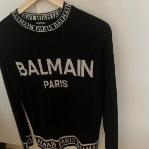 Balmain tröja -  balmain tröja. Storlek S. Stickad.