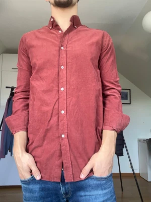 Massimo dutti vinröd skjorta 