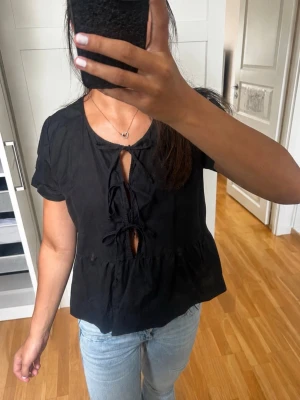 Svart blus  - Super fin 