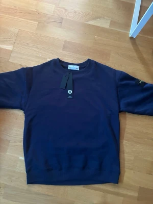 Stone island tröja - Helt nya. Storlek M fast passar som S. 