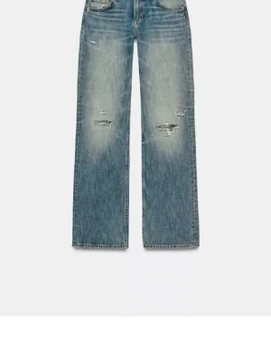 Zara jeans  - Säljer dessa jeans då dom inte riktigt passade mig, dragkedjan har hoppat och ska fixa en ny men ville bara kolla intresset på jeansen innan 