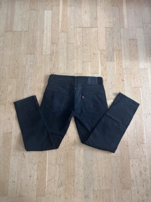 Lewis jeans  - Lewis jeans 502!💫 L30 W30 perfekt skick! Fraktas snabbt och paketeras väll 