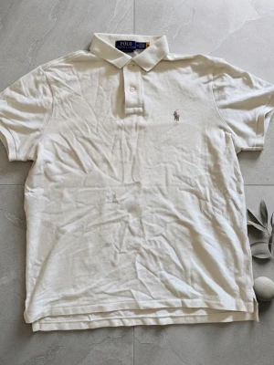 Ralph Lauren pike  - Ralph Lauren pike i färg créme och i storlek M 