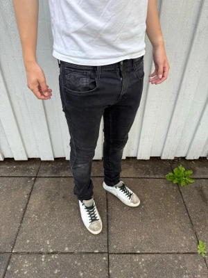 Replay Anbass jeans - Replay jeans - Modell: Anbass - Storlek: W29/L32 - skick: 9/10 - Nypris runt 2000kr
