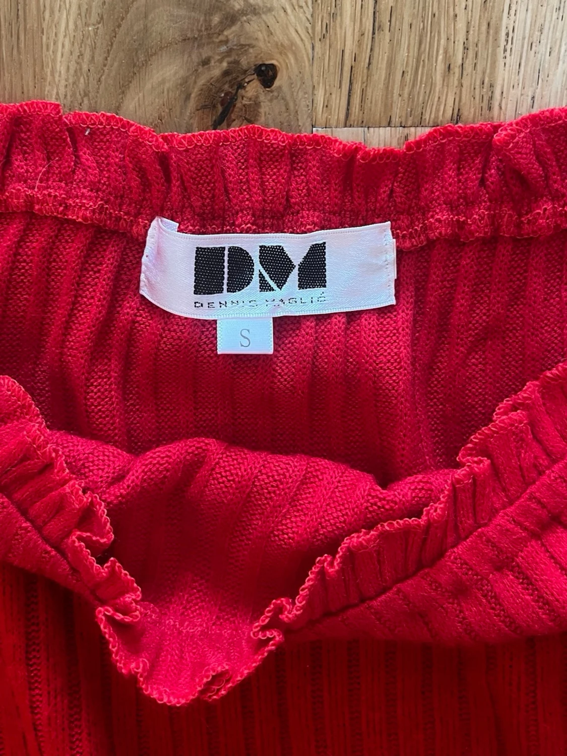 Röd offshoulder klänning Dennis Maglic - 1
