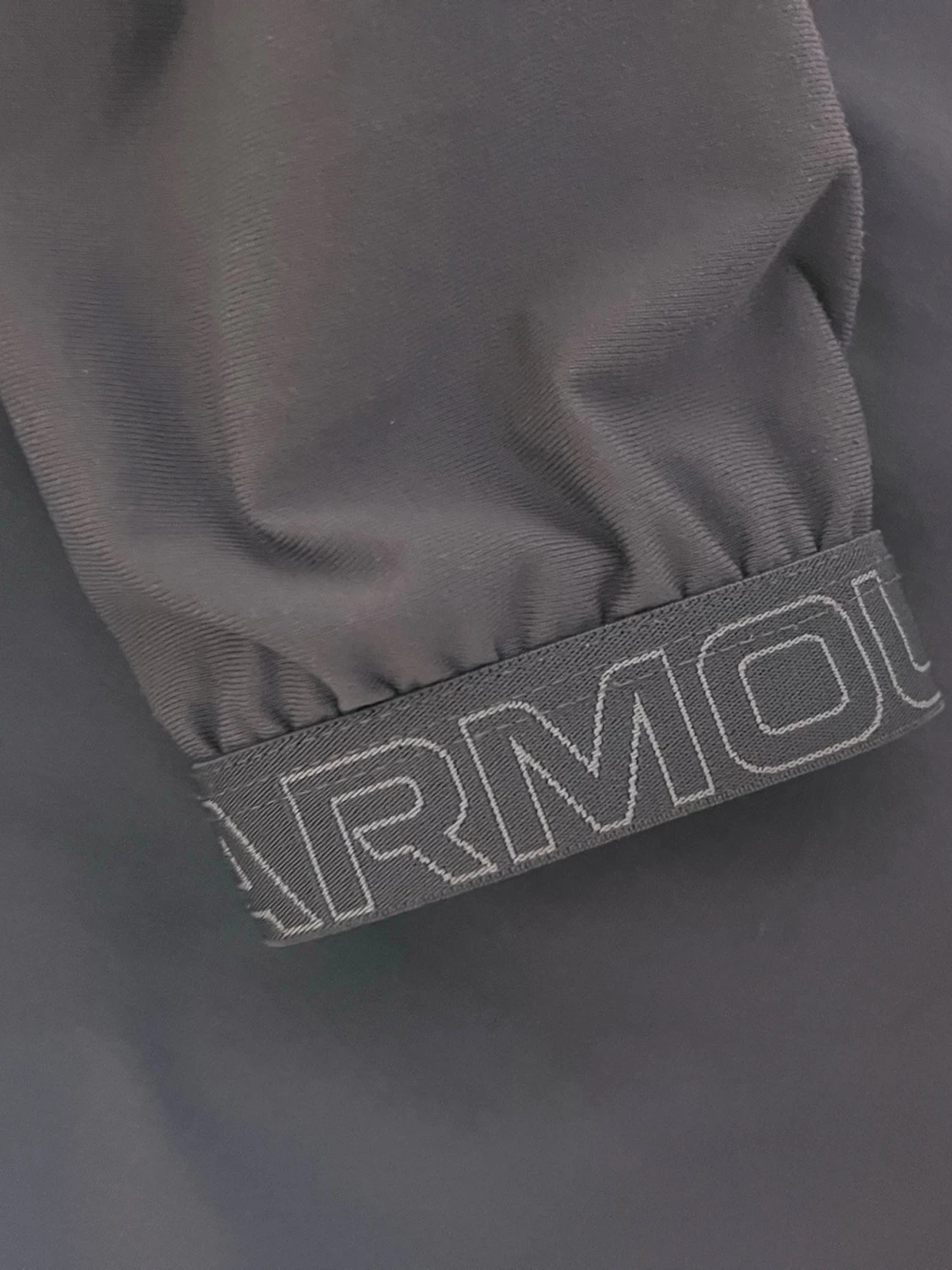 Grå vindjacka från Under Armour - 4