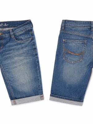 Blå jeansshorts från Tom Tailor - Snygga blå jeansshorts från Tom Tailor med klassisk femficksdesign och uppvikta benslut. Shortsen har en tvättad look med ljusare partier och kontrastsömmar. Perfekta för en avslappnad och trendig stil i sommar.
