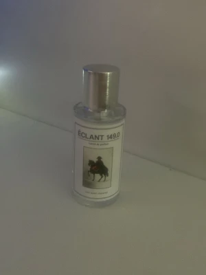 Éclant 149.0 Eau de Parfum - Oneboldchemist parfym som är inspirerad av cred aventus! 49/50 ml kvar och luktar svin bra