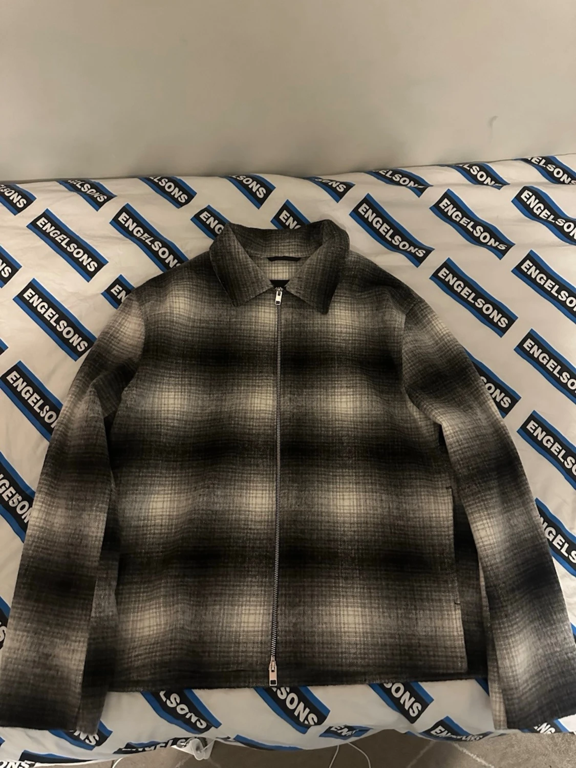 Gråmelerad overshirt från H&M