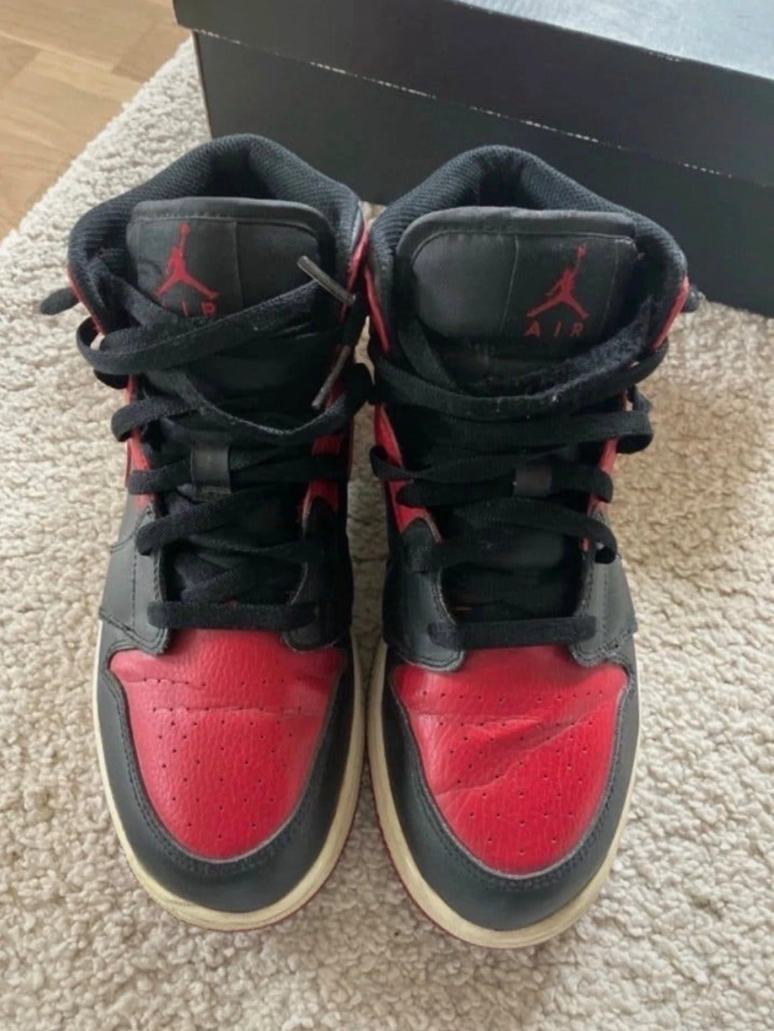 Air Jordan 1 Mid svart/röd 39 - 3