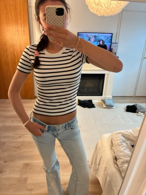 Randig topp - Superfin randig topp. Kolla gärna mina andra annonser! 💌