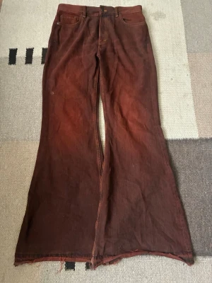 Weekday flared jeans - W28