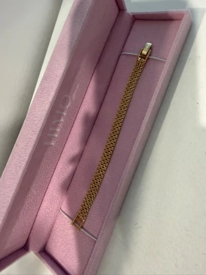 X länk armband  - Helt ny, oanvänd. Från himosignature. Slutsålt överallt