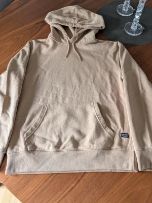 Jack And Jones Hoodie - Jack And Jones | Storlek Small | Beige | Otroligt skönt | Bra skick |