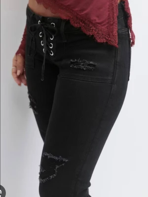 Pelares tie jeans GINA TRICOT - Super bra skick!! I storlek XS! Använder ej längre