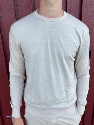 UNIQLO Merinoullströja  - Superfint skick | Large | Bekvämt material | Modellen är 187