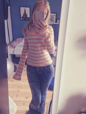 Söt färgglad topp - Säljer den här jättefina o sköna toppen från nelly. Oanvänd med prislapp kvar💕 Orginalpris 349