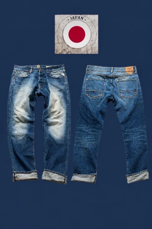 Japanska selvedge jeans - Säljer ett par riktigt schyssta selvedge jeans. Märket heter Replay och byxorna heter red seal som är handgjorda i Italien av 100% bomull och är sällsynta modellen är som raka jeans. Jeansen har snygg tvätt och slitningar.   W33 och L32 men skulle säga att den sitter lite större.  Priset går att diskutera!  Är du intresserad så hör av dig om du har någon fråga!