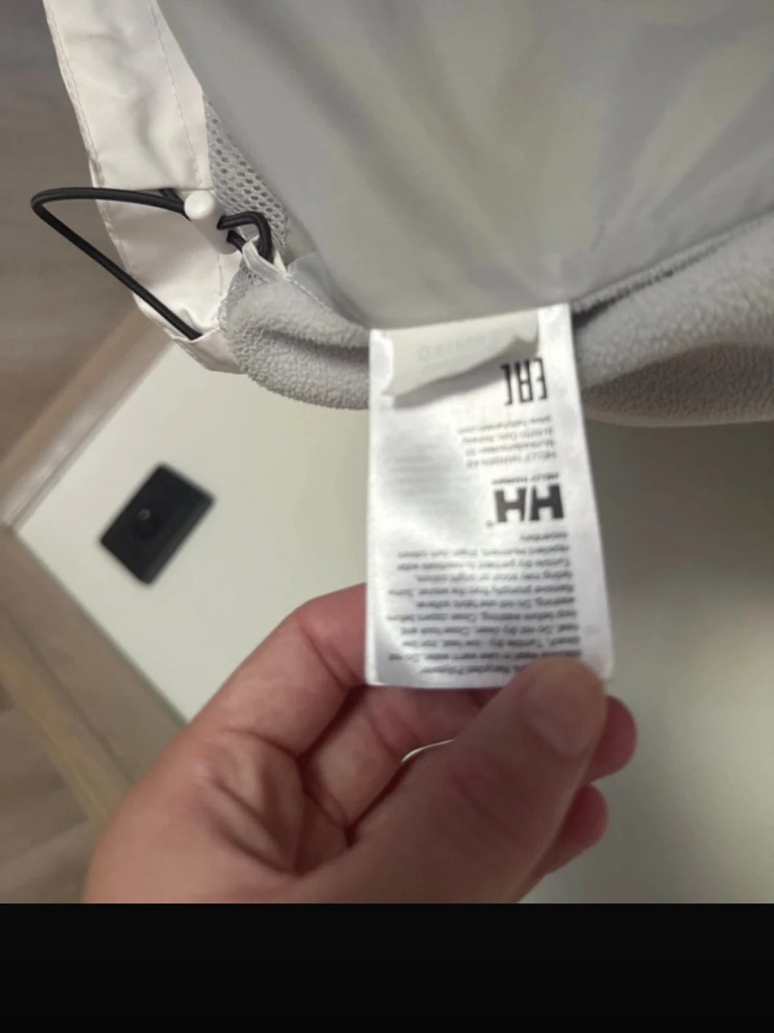 Vit vindjacka från Helly Hansen - 2