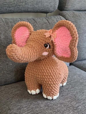 Virkad elefant  - Handgjord virkad söt elefant 