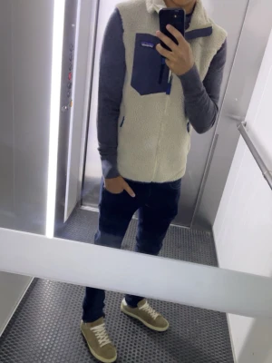 Patagonia väst (i princip helt ny) - Jag säljer min nya patagonia väst då jag inte riktigt har användning för den. Bara att skriva om det är något ni undrar över🤝💛