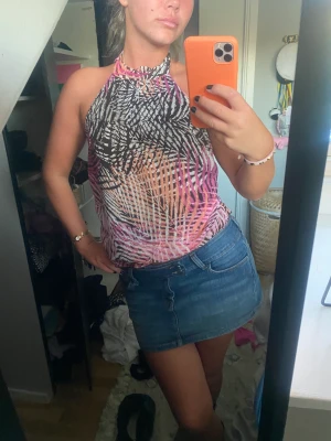 Halterneck top  - Perfekr till sommaren! Storlek S men funkar för S/M! 