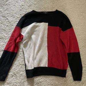 flerfärgad tröja  - endast testad, från new yorker! 