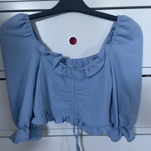 Blå blus  - Hör av dig vid frågor🫶🏼