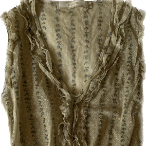 Blommig mesh blus  - Supersöt till sommaren! 